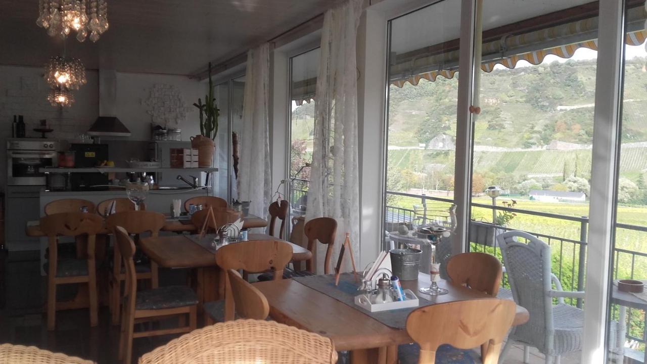 Gaestehaus Moselblick Тритенхайм Екстериор снимка