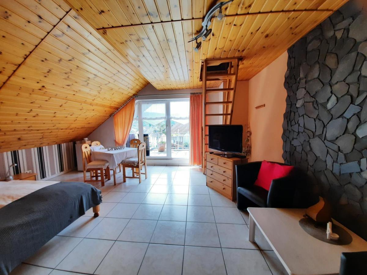 Gaestehaus Moselblick Тритенхайм Екстериор снимка